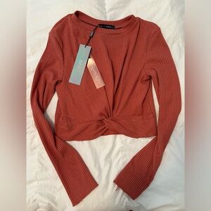 NEW/ UNUSED! Maroon ribbed long sleeve crop top from Alexis Rice at Zaful.